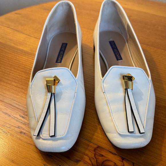 Stuart Weitzman White Flats with Gold Accent - Picture 2 of 16